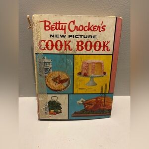 Betty Crocker 1961 “ New Picture Cook Book “ hard cover Vintage Colorful retro